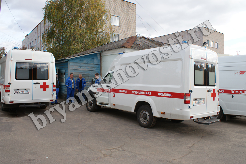 «Мы сплотились и боремся с коронавирусом». Работники «скорой помощи» в Новозыбкове на «передовой»
