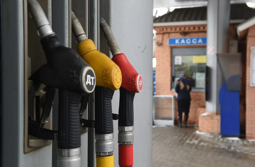 В России фиксируют снижение цен на бензин. Но только не в Брянске