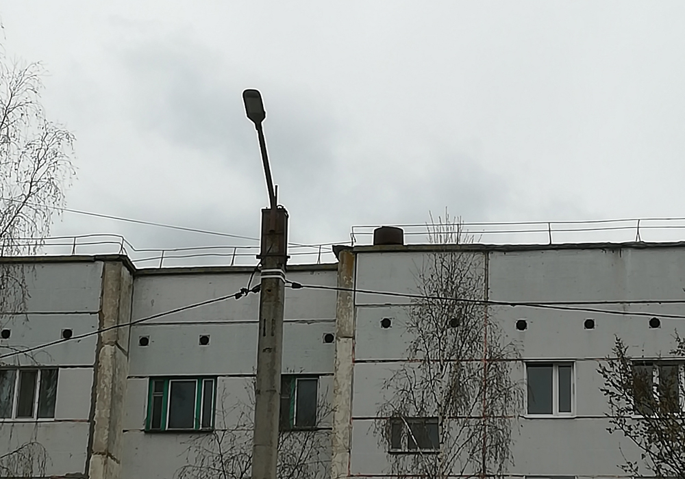 На улице Кирова в Клинцах наладили освещение, которого люди ждали несколько лет