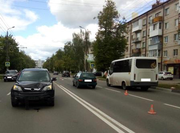 Сбитую на брянской дороге женщину отбросило на другой автомобиль