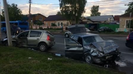 В аварии на Литейной в Брянске пострадали четыре человека