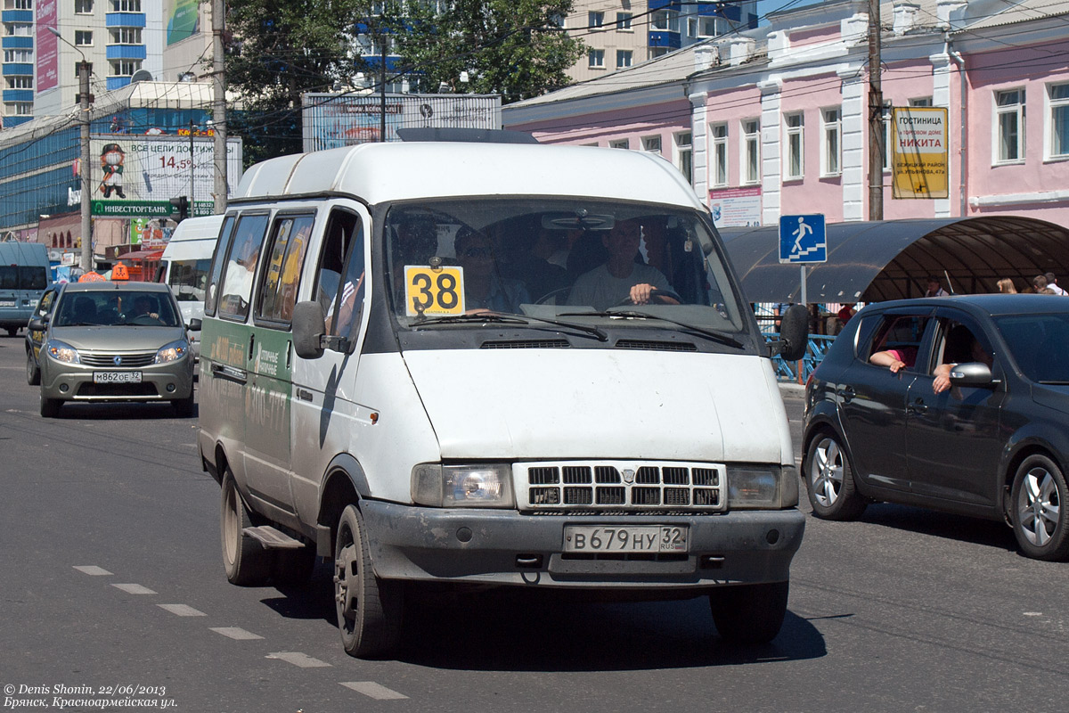 «Почему я должна возвращаться домой на такси за 200 рублей»: жительница Брянска пожаловалась на нехватку маршруток
