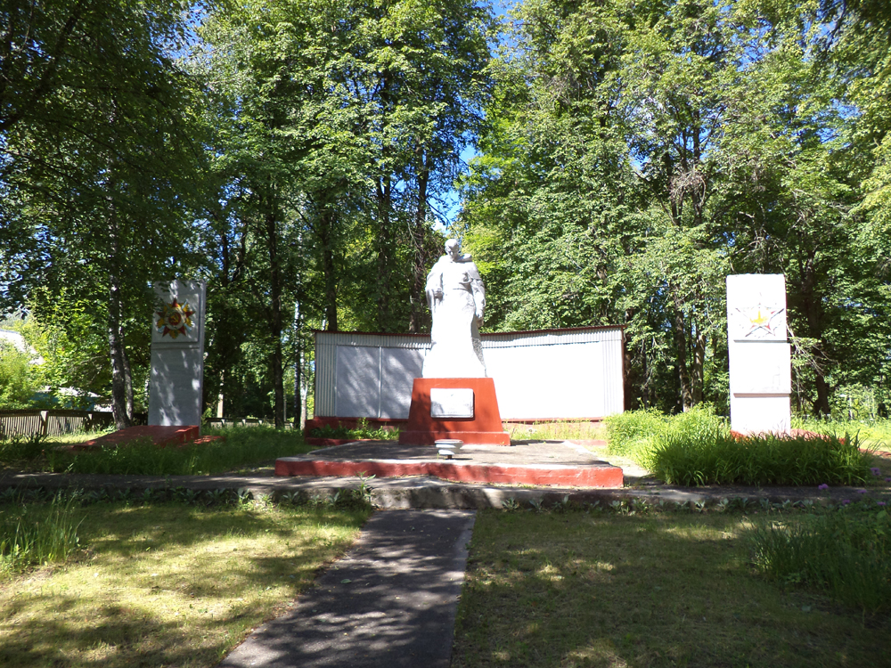 В Навлинском районе провалили подготовку памятников к 9 мая