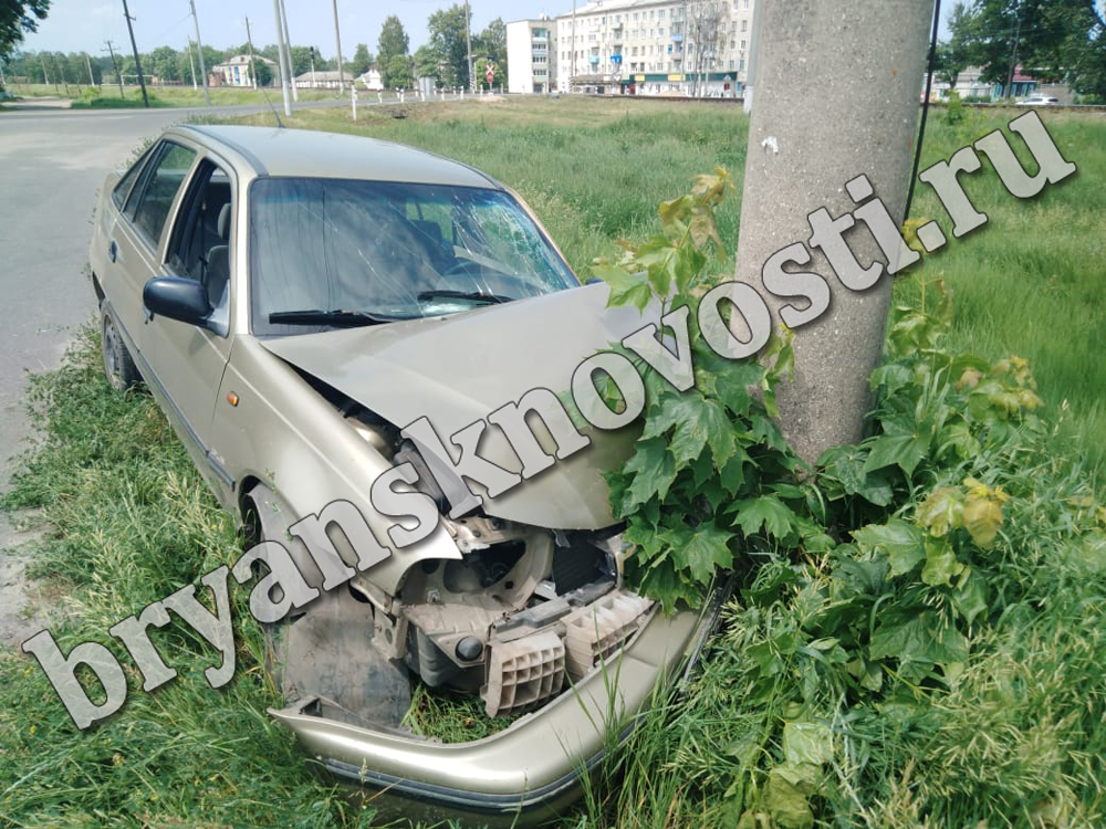 В Злынковском районе пьяный водитель влетел в электроопору