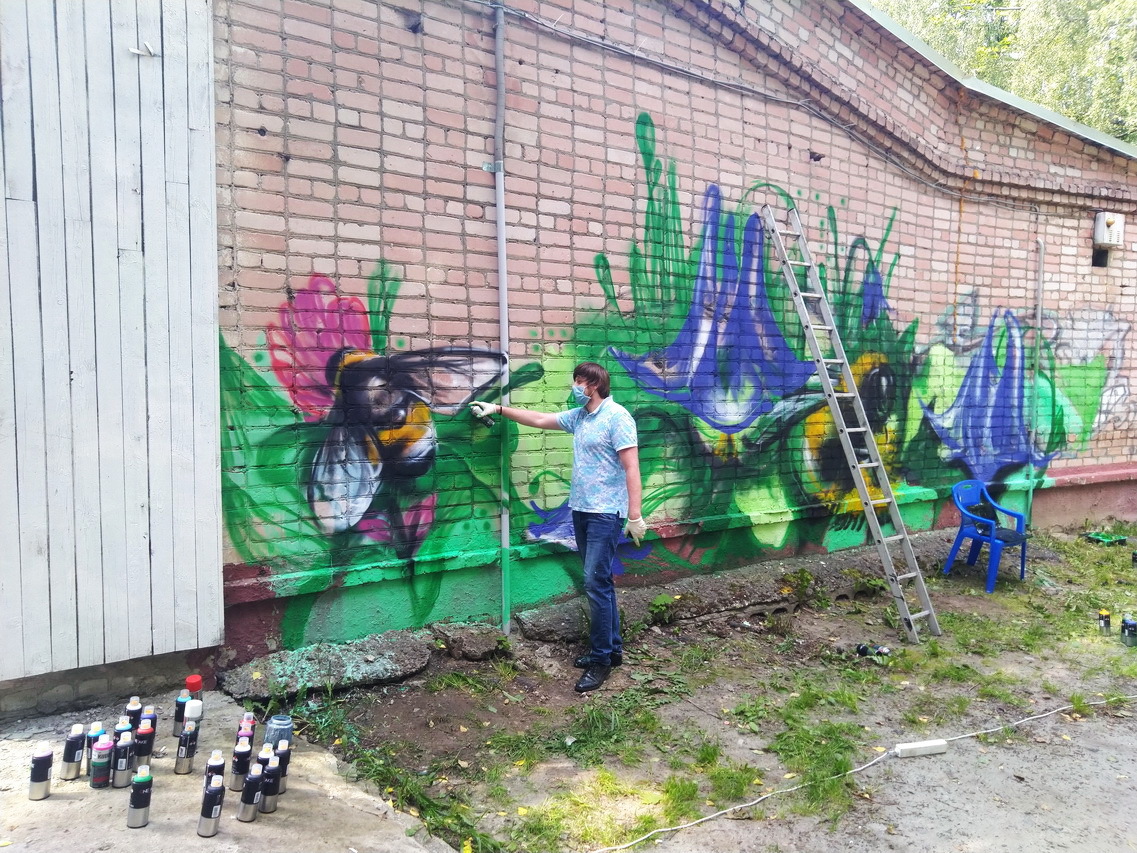 В Брянске стартовал фестиваль граффити. Горожане помечтали о рисунках на стенах многоэтажек