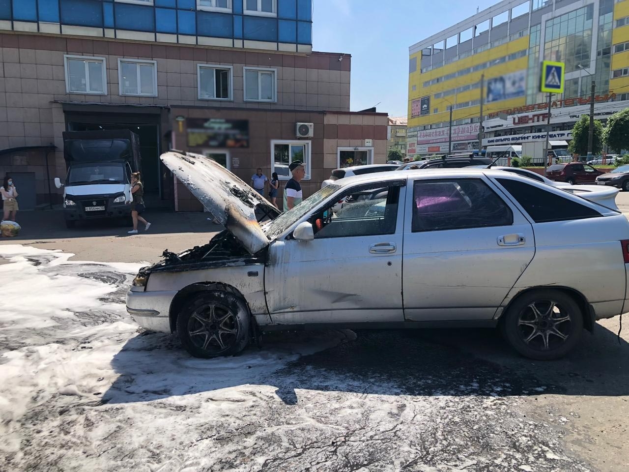 В Советском районе Брянска огнеборцы потушили автомобиль