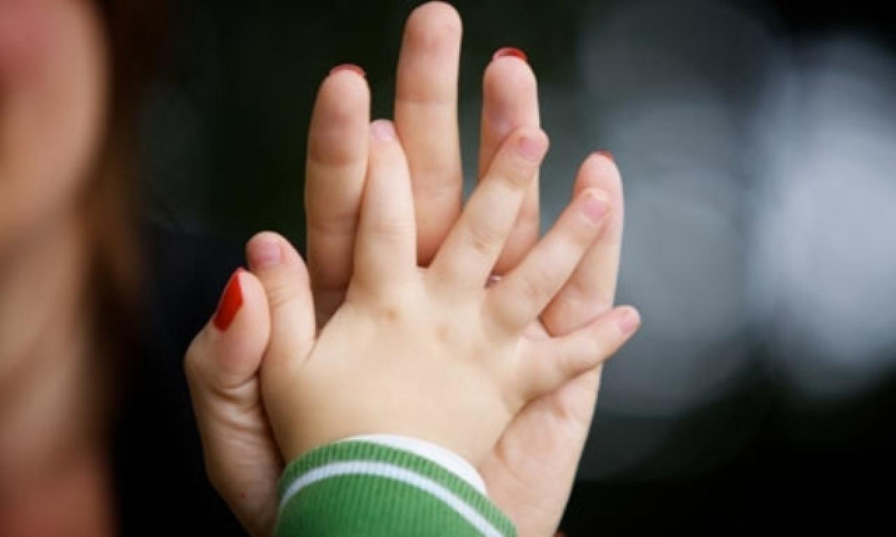 Треть матерей в Брянской области воспитывают детей в одиночку