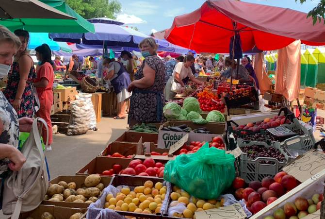 «Нас продали вместе с рынком» – торговцы Клинцов начали борьбу за овощную ярмарку
