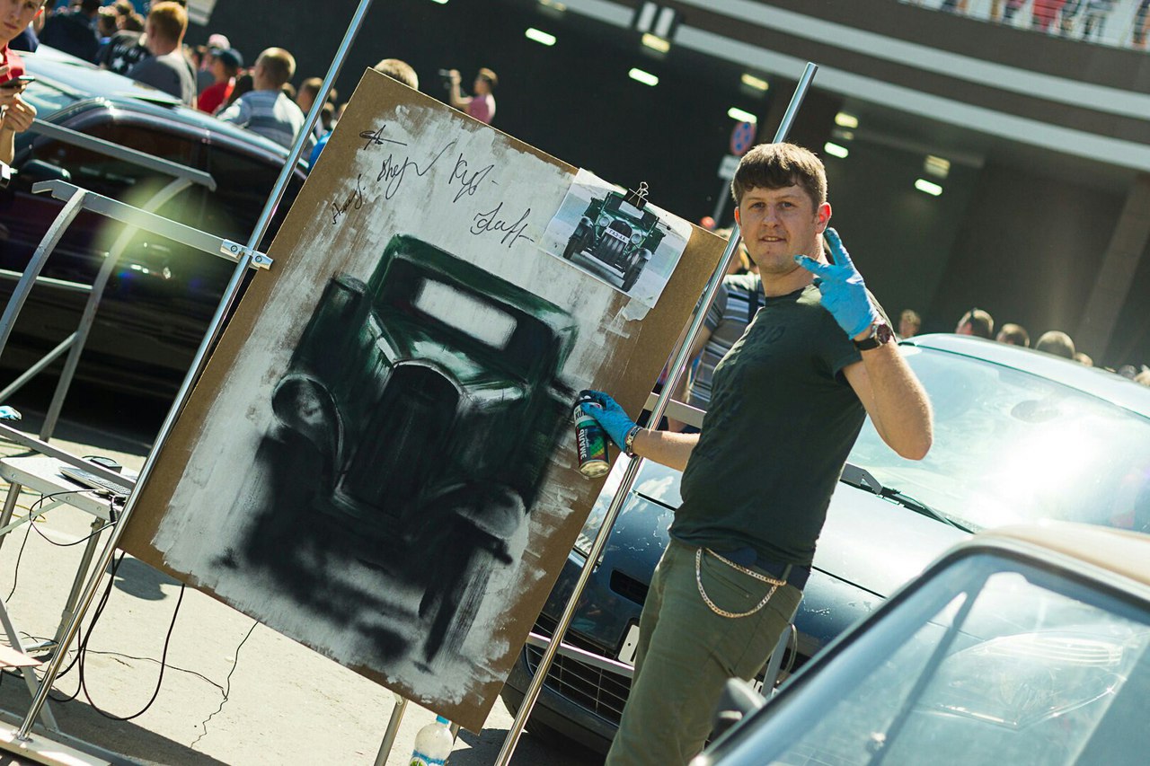 О «лёгкой машине и её нелёгкой судьбе» – брянский художник рассказал о новой работе