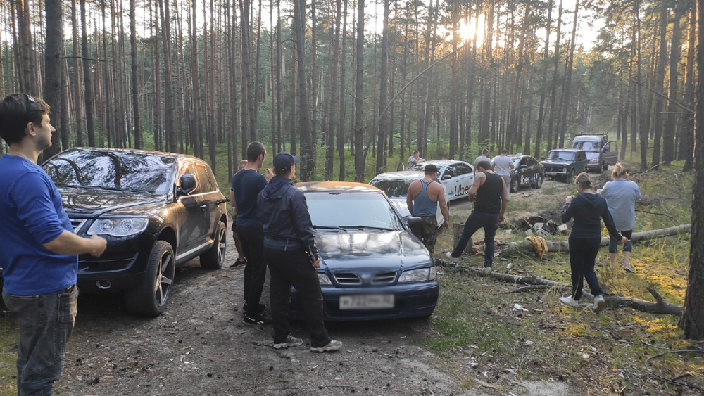 Брянские таксисты помогли коллеге найти угнанный автомобиль