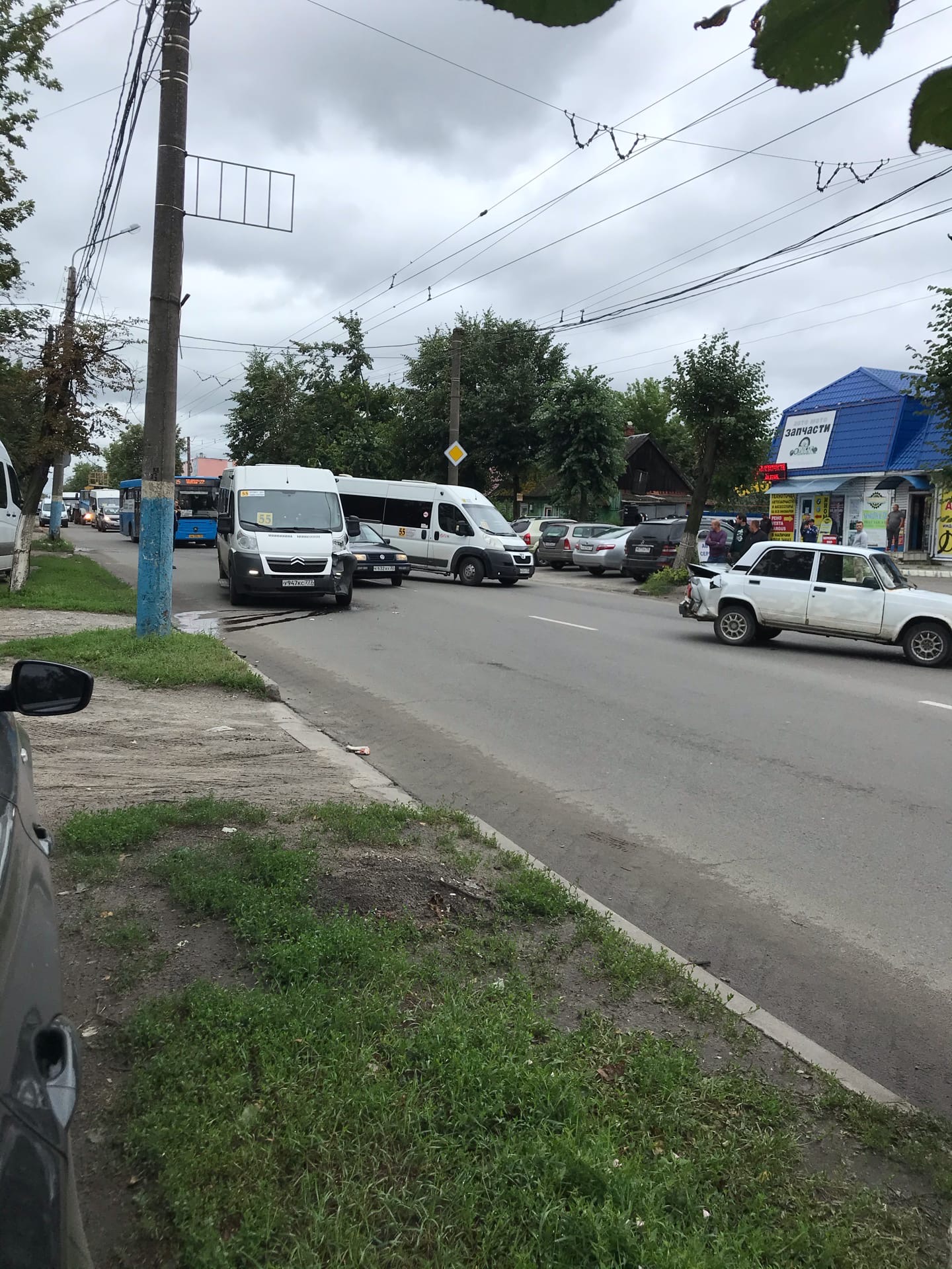 В районе Бежицкого рынка в Брянске произошло ДТП с маршруткой