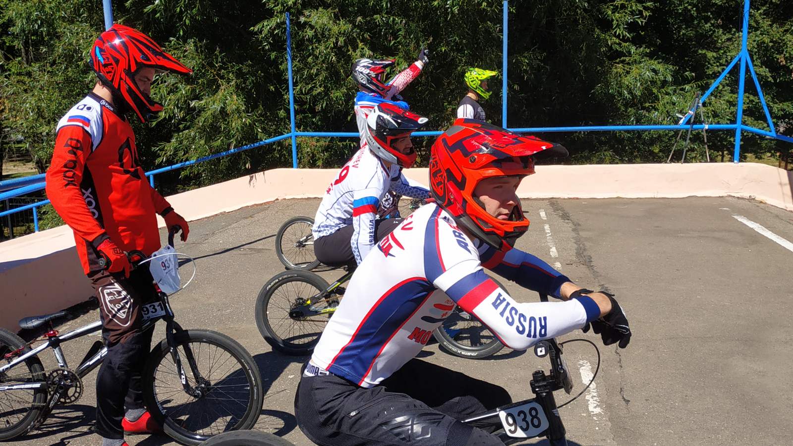Ведущие велогонщики страны соревнуются в Брянске в дисциплине BMX