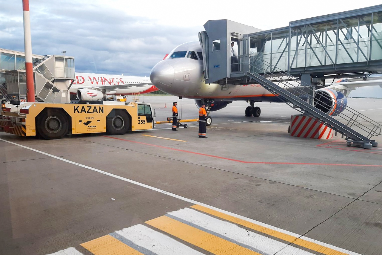 Международный аэропорт “Брянск” показал как летают в Екатеринбург через Казань