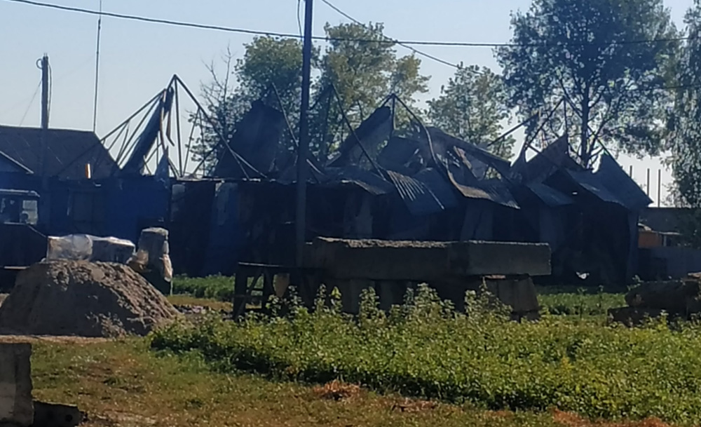 90-е вернулись? Пожар в Брасовском районе уничтожил производственную базу