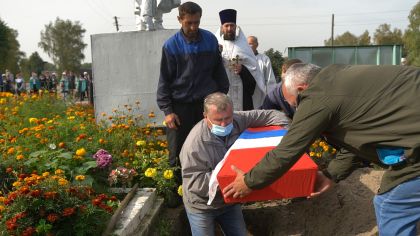 В Суражском районе перезахоронили останки красноармейца