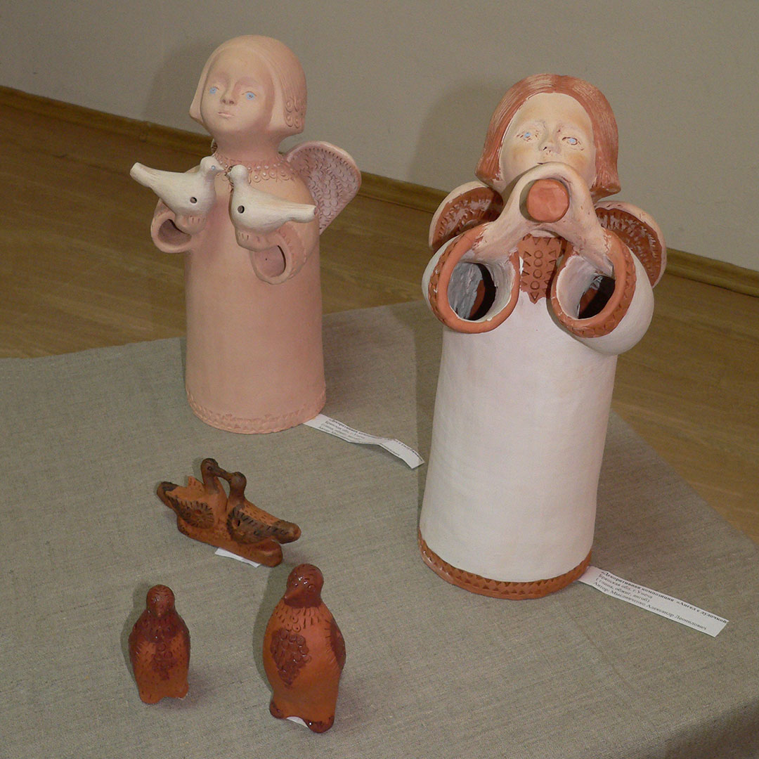 Мастер из Унечи создает самобытные глиняные игрушки