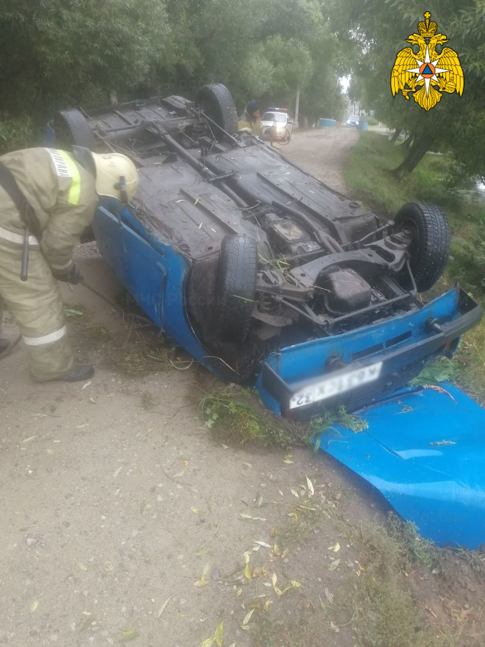 В результате ДТП в Брянске автомобиль оказался на крыше