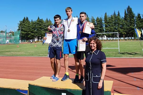 Брянские легкоатлеты привезли россыпь медалей из Сочи