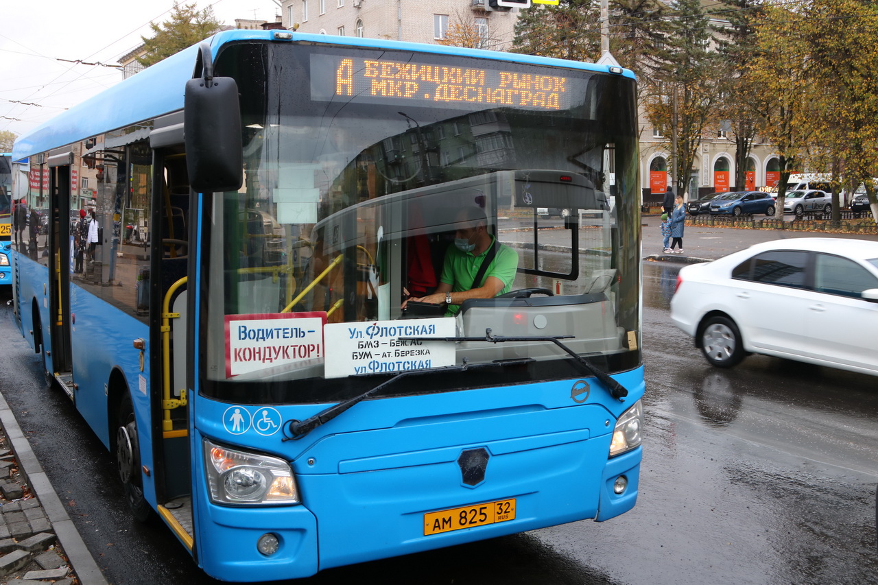 В общественном транспорте Брянской области выписали более 300 протоколов за отсутствие масок