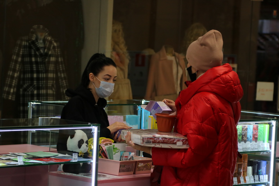 Торговые сети в Брянске перестали обслуживать покупателей без масок