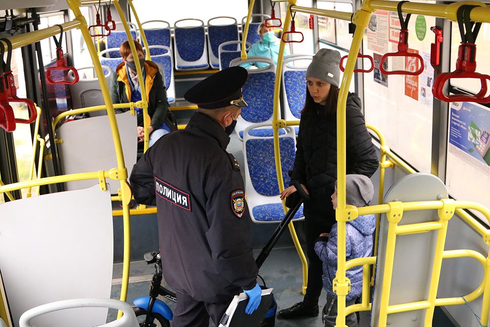 За отсутствие масок на 60 пассажиров брянских автобусов составили протоколы