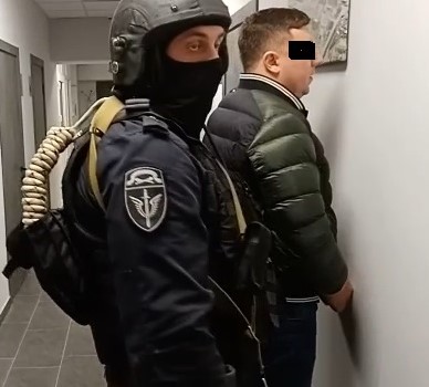 Спецназ задержал 36-летнего сотрудника брянской фирмы