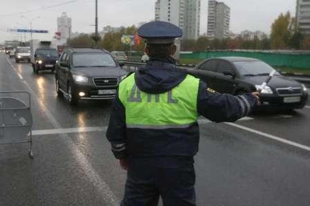 В Брянске автоинспекторы приготовились к сплошным проверкам водителей