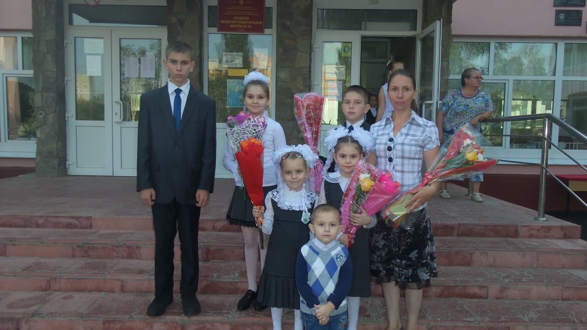 Наталья Викторовна и Максим Степанович Егоровы из Брянска воспитывают семерых детей