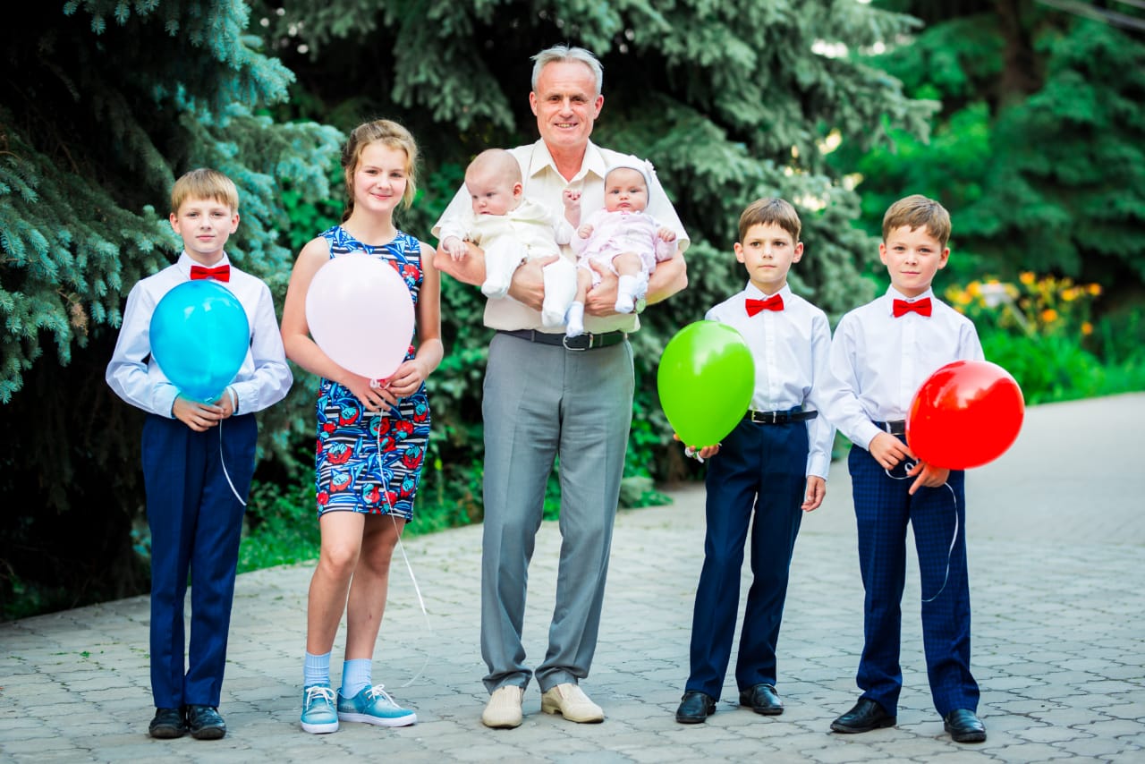Семья Новицких в Брянске воспитывает шестерых детей (ФОТОРЕП)
