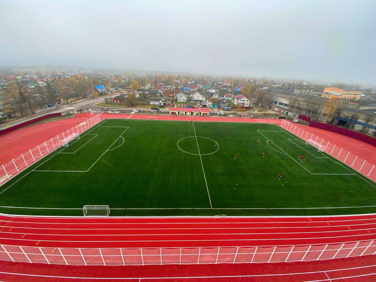 На обновленном стадионе «Спартак» в Брянске начались первые тренировки
