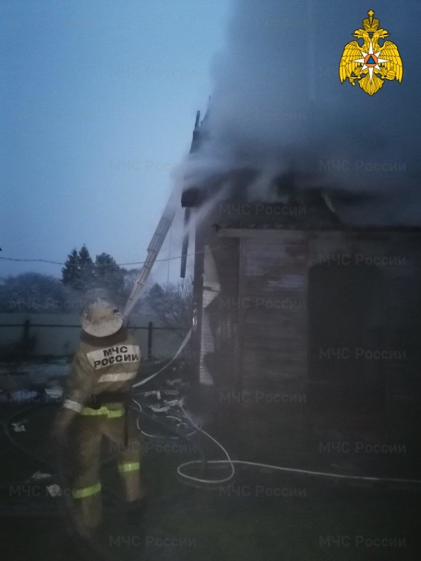 В Клетнянском районе сгорел двухэтажный дом