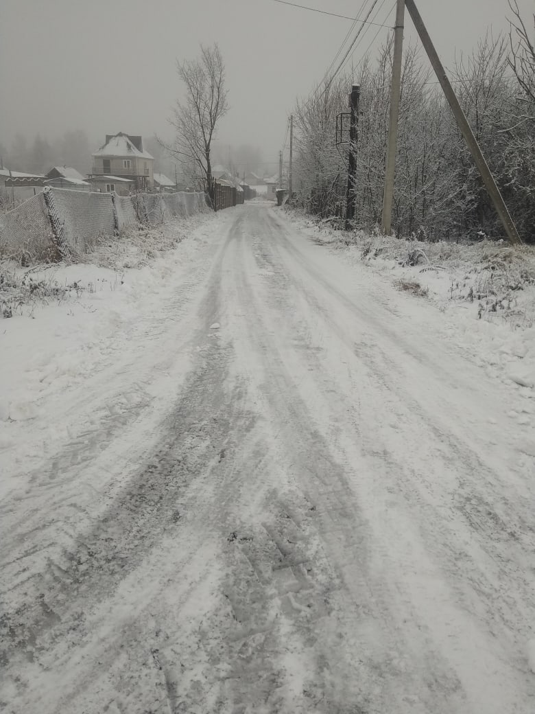 В селе под Новозыбковом удивились очистке снега на дороге