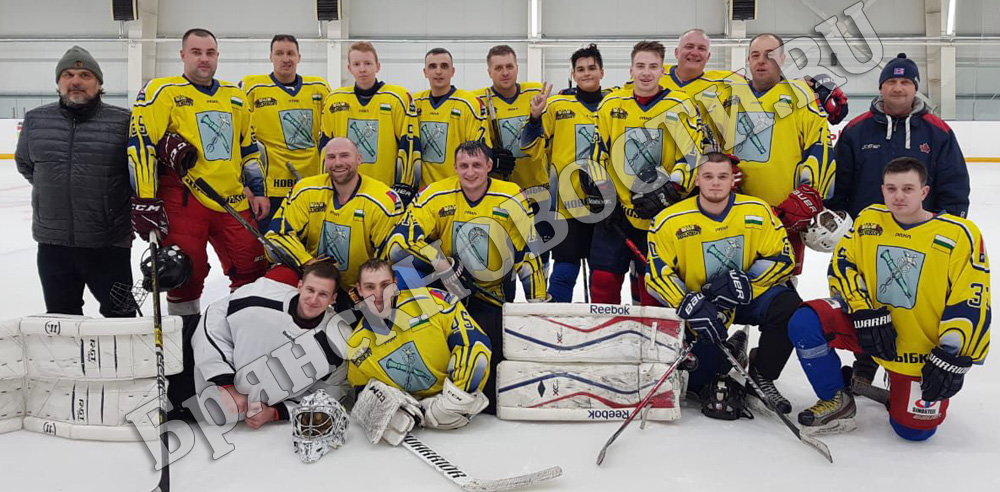 Хоккеисты Новозыбкова одержали победу на командой из Клинцов в Кубке настоящих мужчин