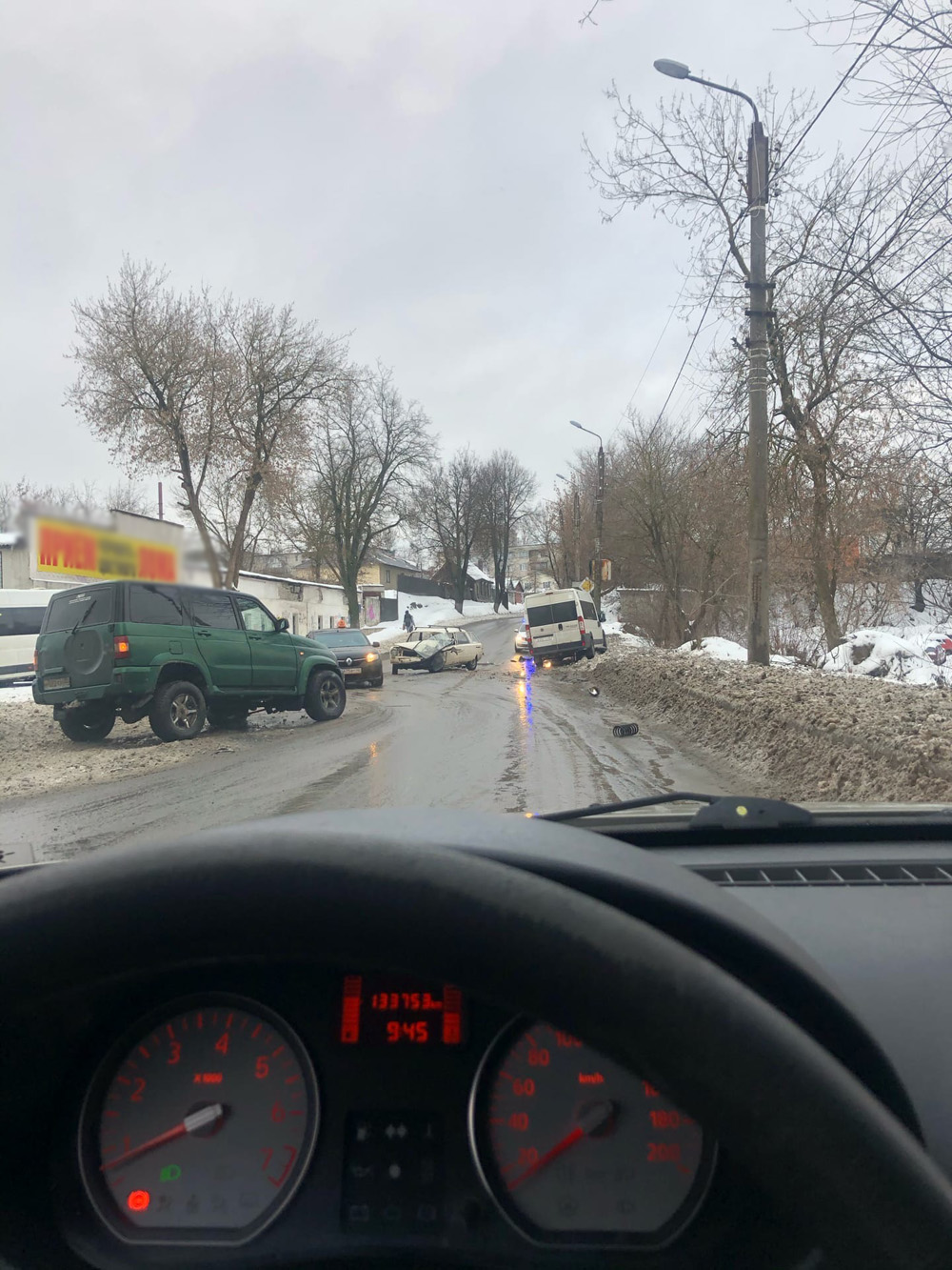 Водитель иномарки отправил ВАЗ в двойное ДТП на Урицкого в Брянске