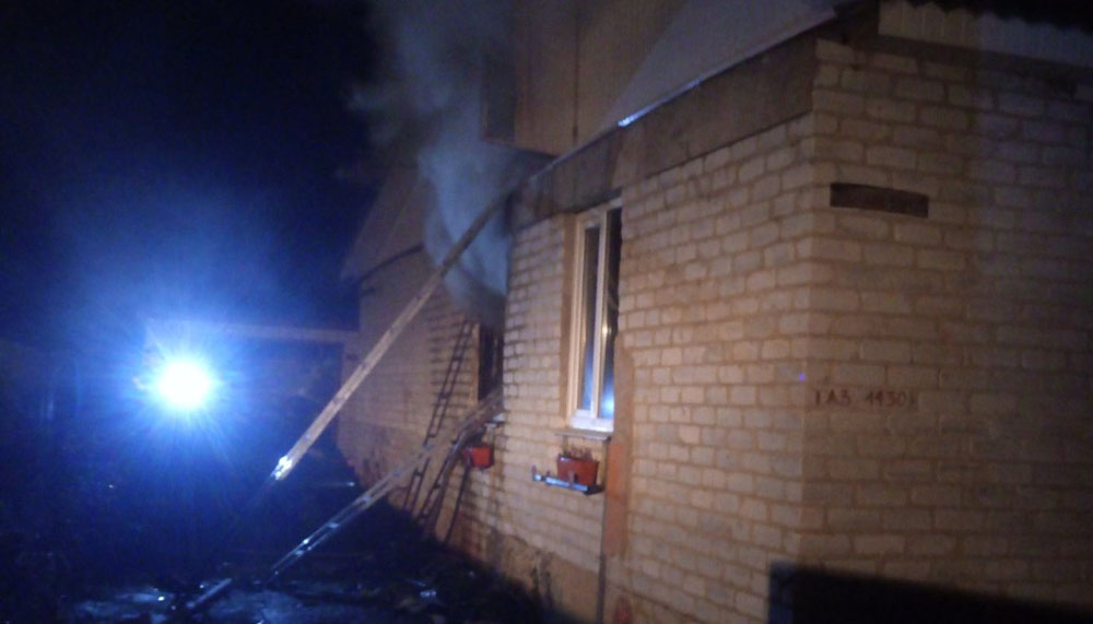 При пожаре в Клинцовском районе погибли отец и сын