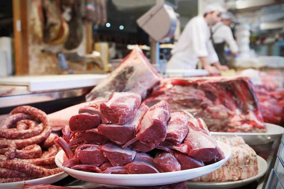 Брянцев предупредили о возможном росте цен на говядину и детское питание