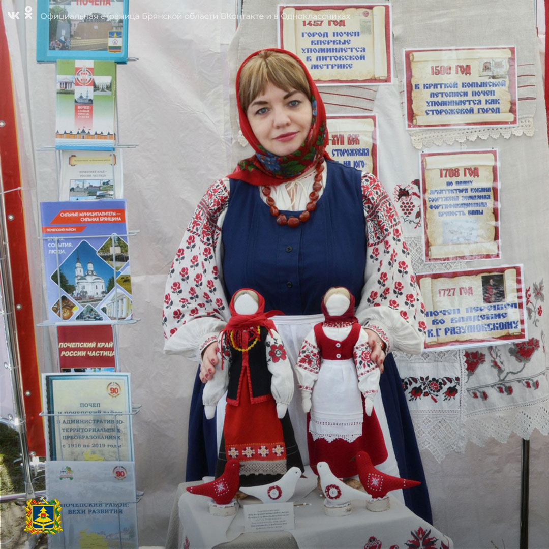 «Я выросла в деревне и никогда не стеснялась этого» – брянская художница по семейным историям создает народные куклы (ФОТОРЕП)