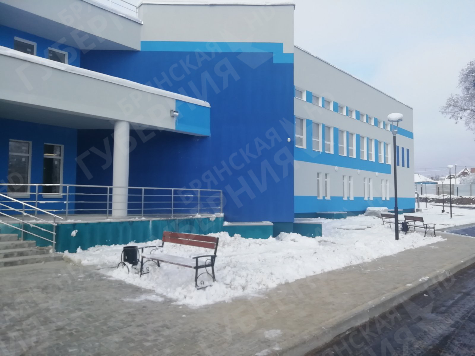 Жителям Дятькова пообещали скорое открытие комплекса с двумя бассейнами