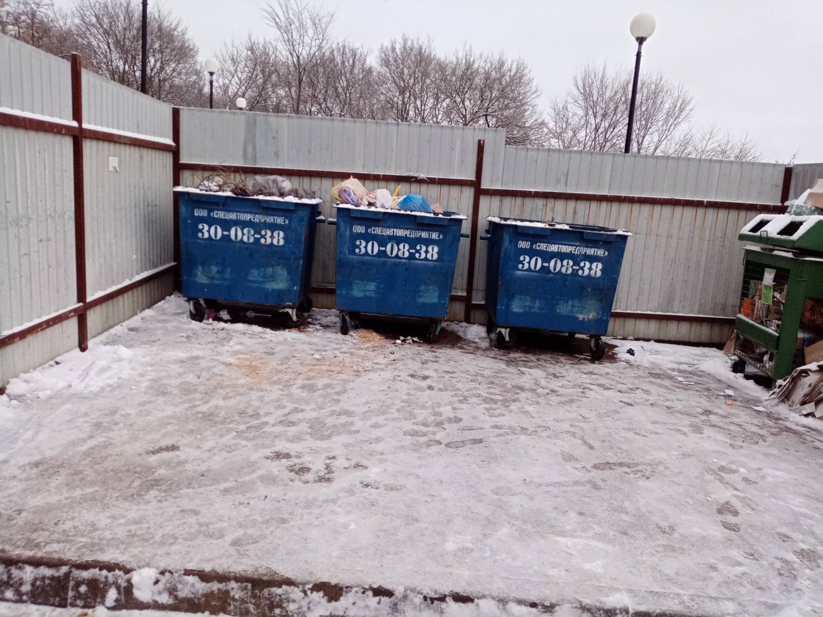 Коммунальщики доказывают, что мусорный апокалипсис на Фокина в Брянске устроили автохамы