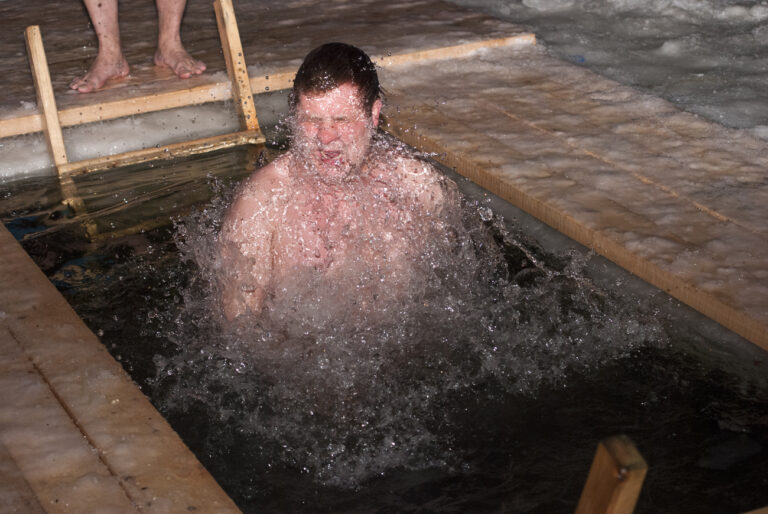 В Новозыбковском округе не запрещено, но ограничено купание людей в период Крещенских праздников
