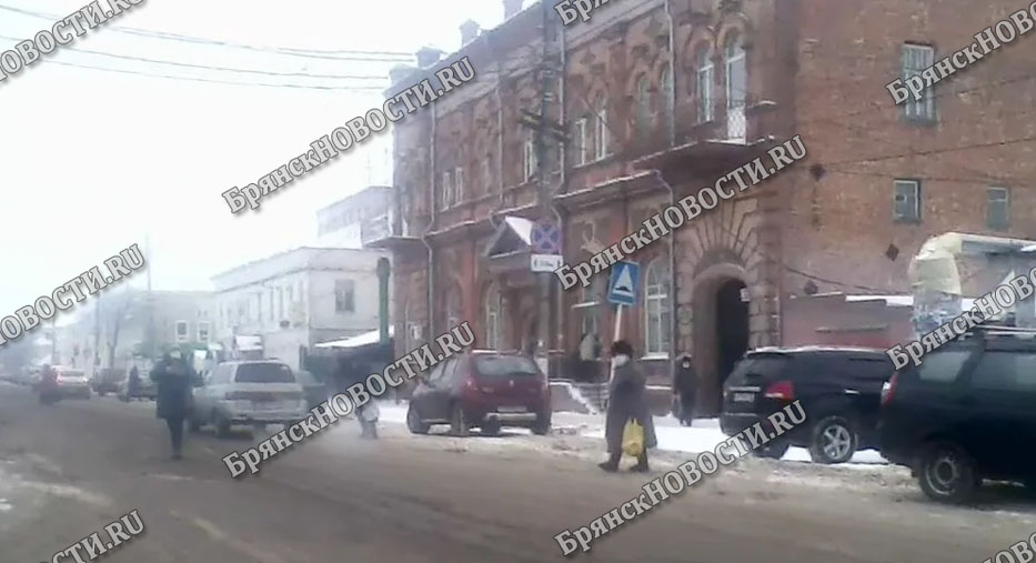 В Новозыбкове из банкомата выдали билет банка приколов