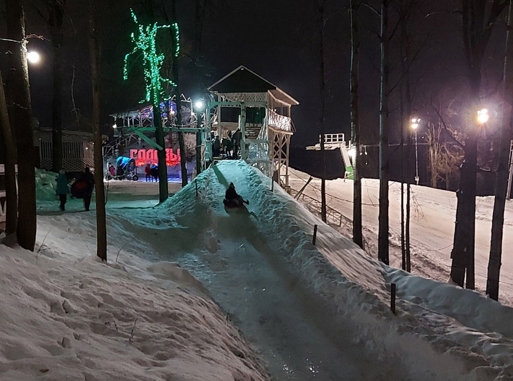 В Брянске нашли плюсы от отсутствия канатки на подъем на горнолыжном комплексе