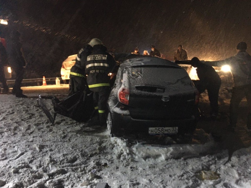 В Жуковском районе пострадавшего доставали из машины с помощью спецсредств