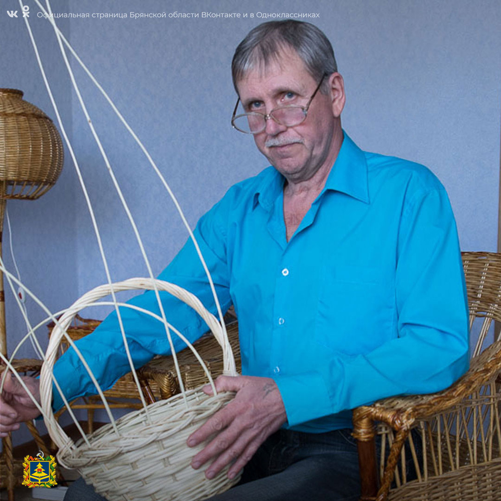 Народный мастер по лозоплетению из Брянской области создает изысканные предметы интерьера