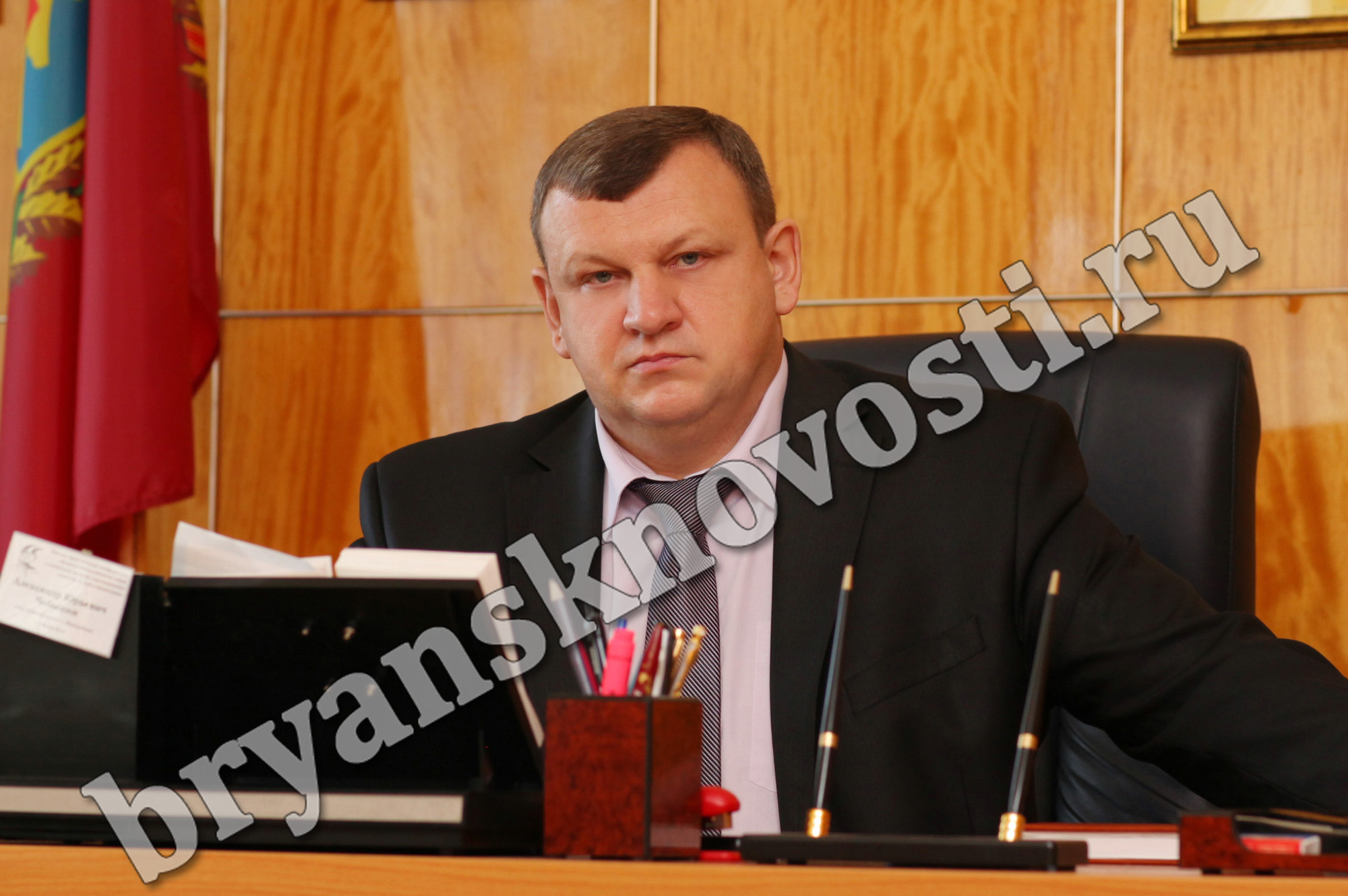В Новозыбкове «тихонько» исключили из депутатов бывшего главу администрации