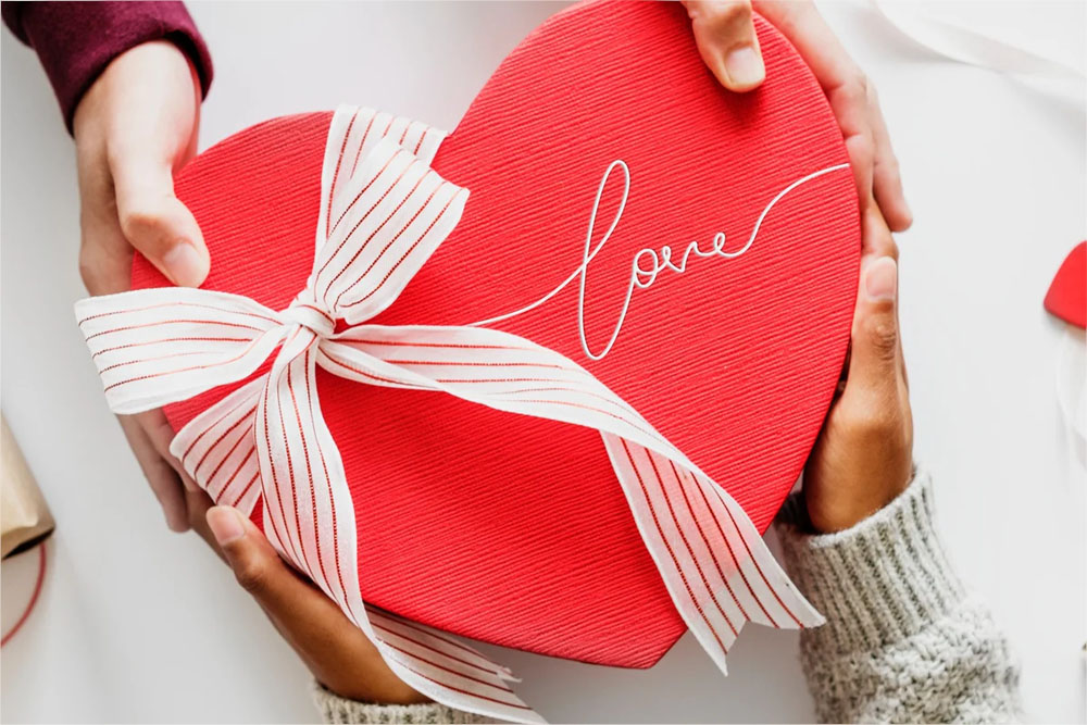 Подарки мужьям ко Дню всех влюбленных за год стали дороже на 20 процентов