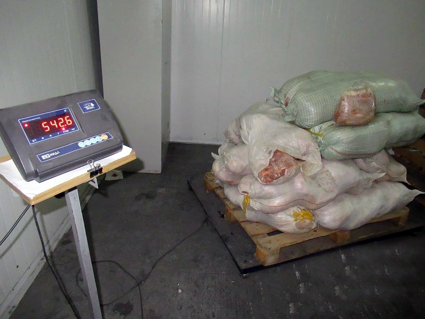 В Злынке осудили белоруса за контрабанду мяса под видом ДСП