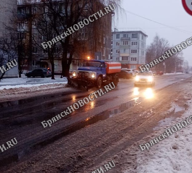 В Новозыбкове работа дорожной техники вызвала недоумение