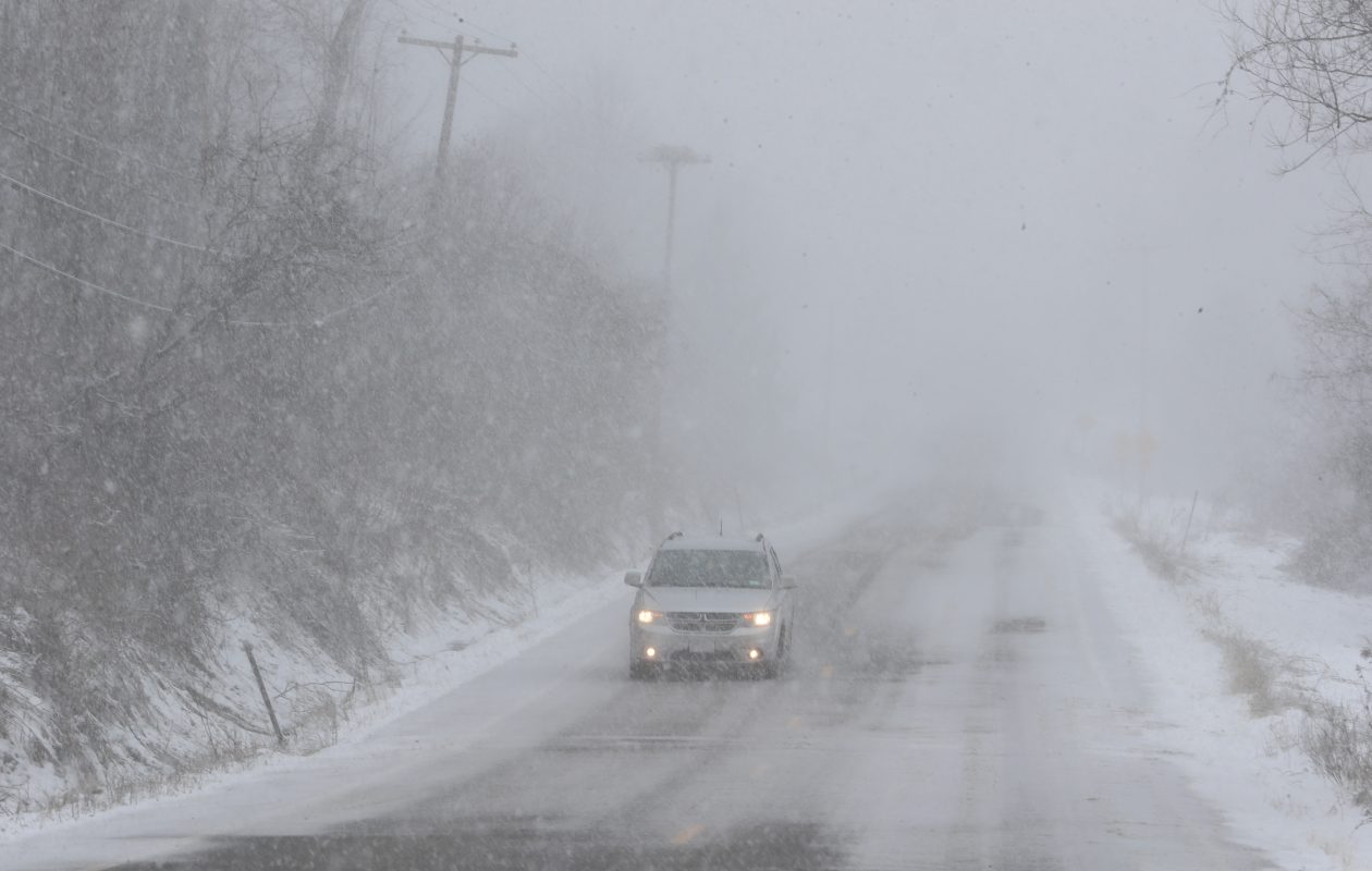 Метель и снежные заносы прогнозируют в Брянской области