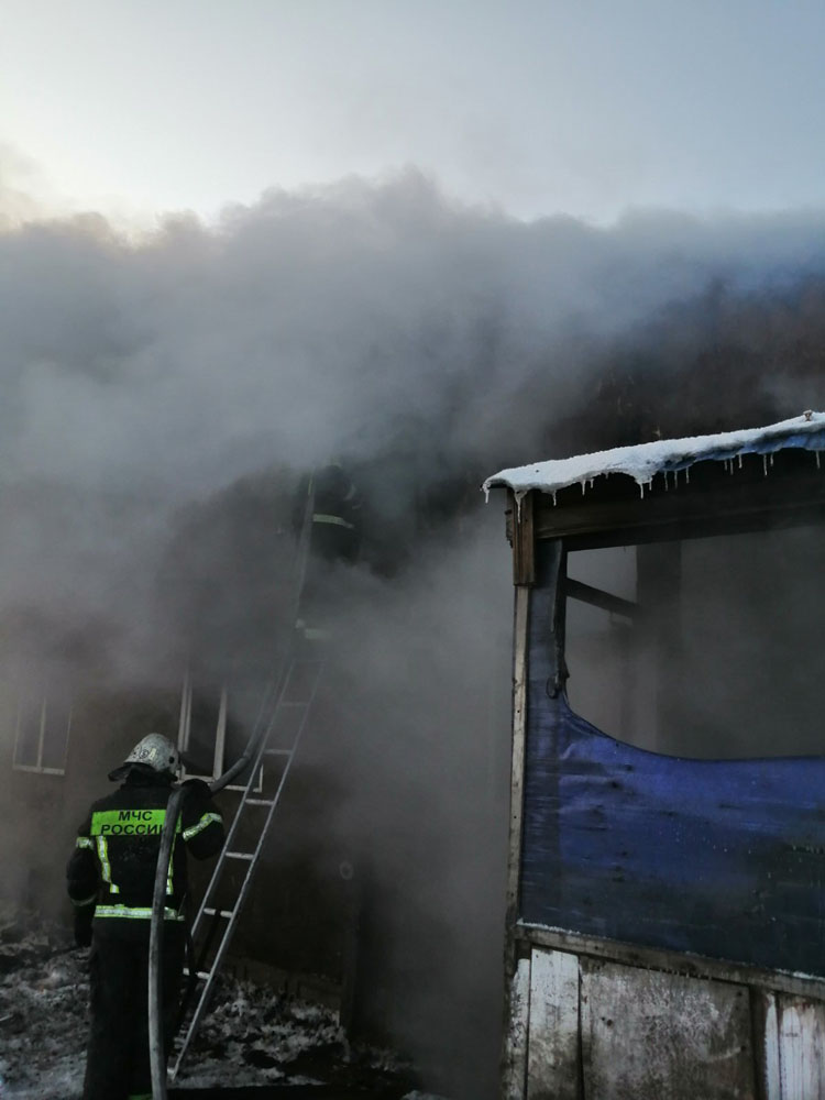 В Брянске сгорел жилой дом